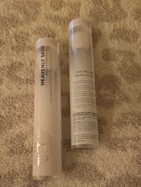 iT Cosmetics Heavenly Skin - CC+ Skin Perfecting Brush No 702 BNWT